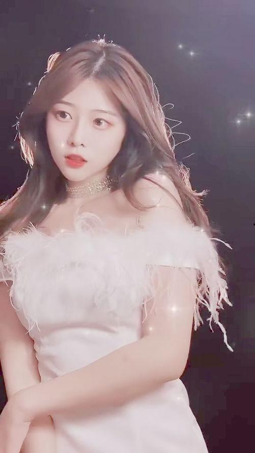 国产背着女友在线视频,女友背男友在线视频引发热议