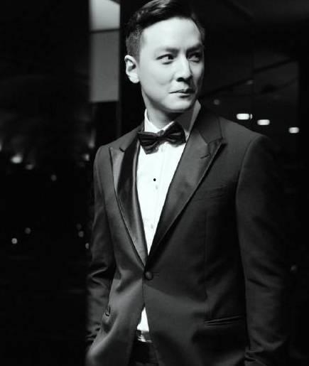 国产青年西装同性视频,时尚与情感的交织